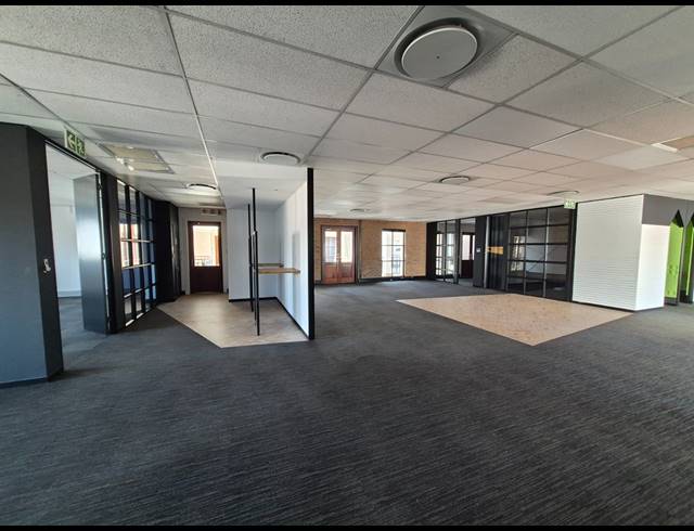 1,626M² OFFICE TO LET IN SANDTON CENTRAL